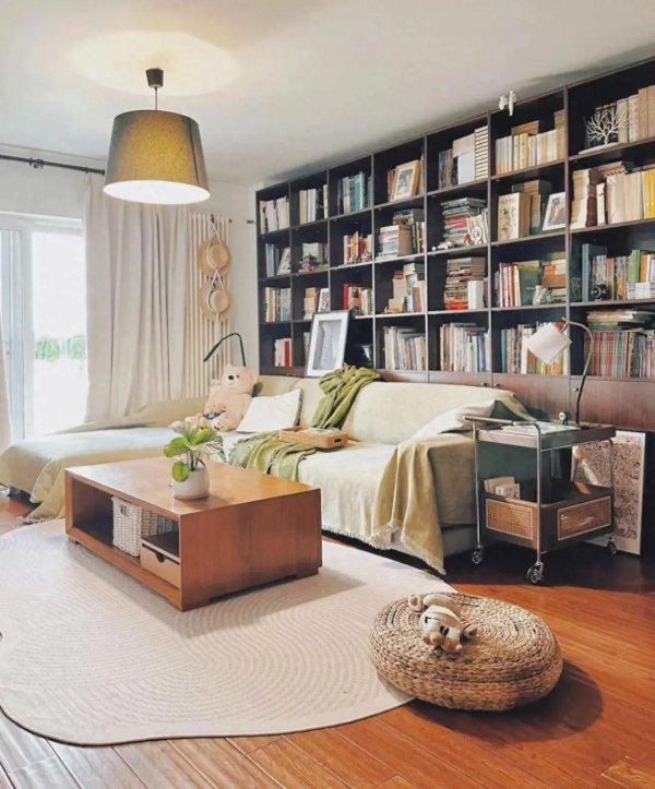 百事达配资 “沙发不靠墙，不仅多间房”看完这些设计，我第一次理解了这句话